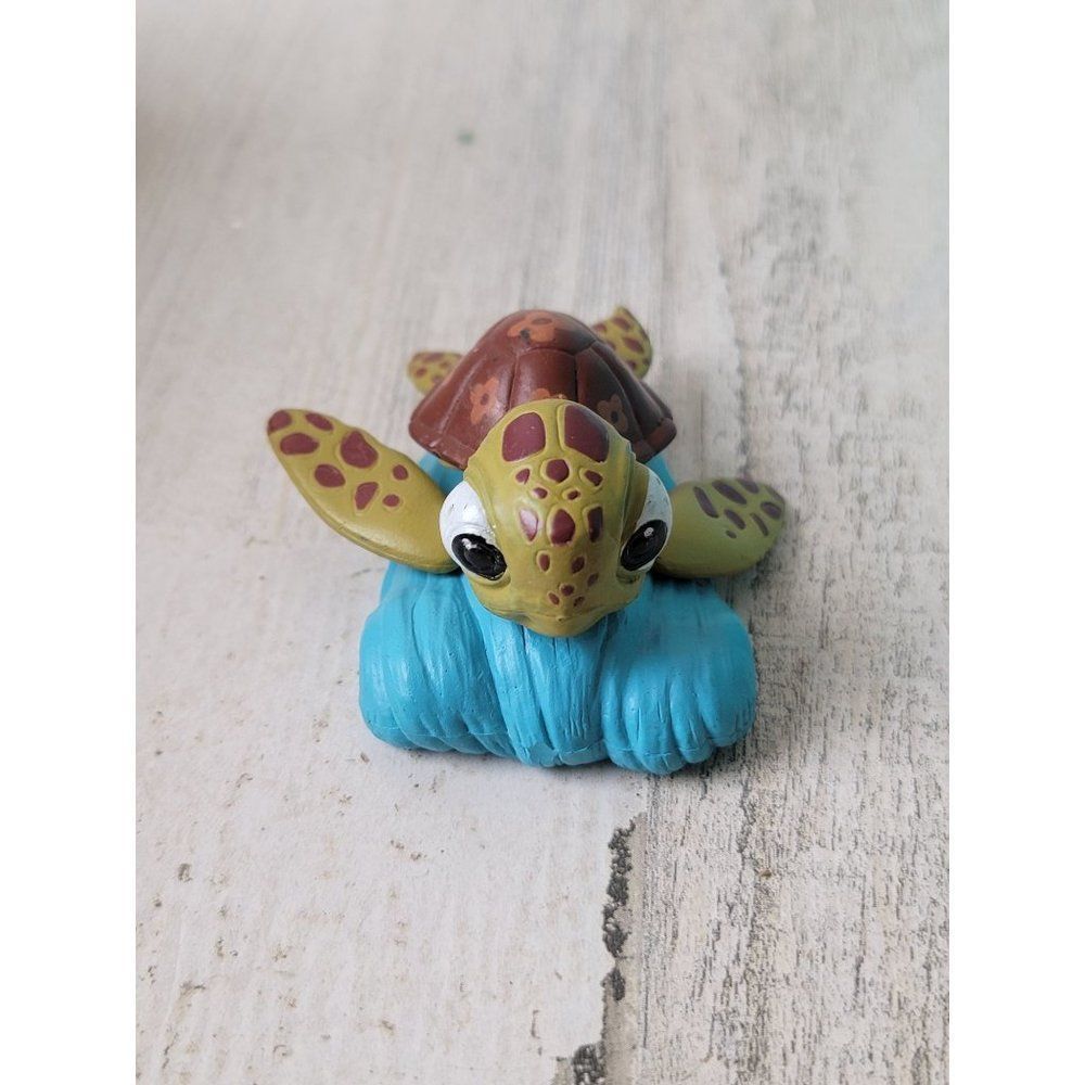 Nemo Crush tide wave surf Turtle toy figure friend